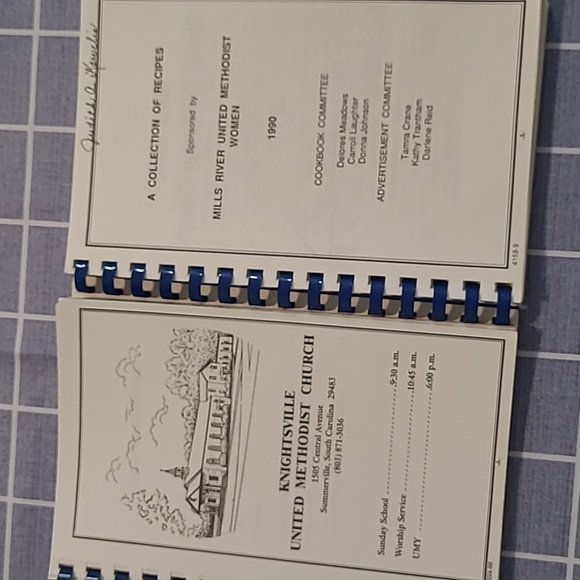 Two (2) Church Cookbooks From North & South Carolina - Picture 2 of 8